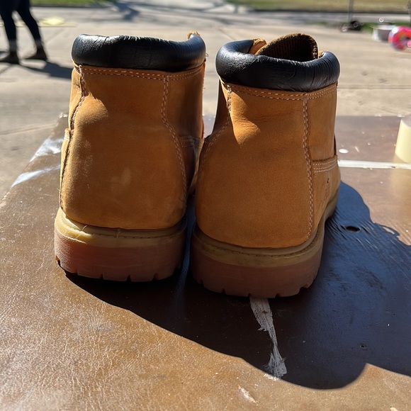 Timberland Boots - Picture 5 of 7